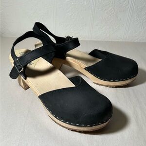 Stylish Black Leather Clogs